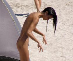 Hot romanian girl naked at the beach 16/17