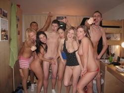 Amateur college dorm sex party 1/93