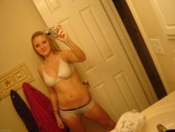 Selfshots - blonde show her naked body 24/43