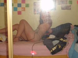 Selfshots - nice teengirl on the bed 28/31