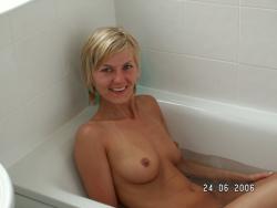 Girls in bath 28 138/139