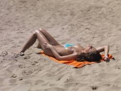 Exclusive cute girl beach candid 23/58