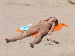 Exclusive cute girl beach candid 29/58