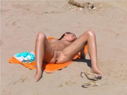 Exclusive cute girl beach candid 44/58