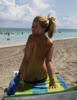 Sexy spanish girl on the beach 15/33