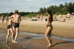 Pikotop - girl naked at beach 4/9