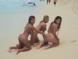 2 blonde latinas posing on the beach 19/67