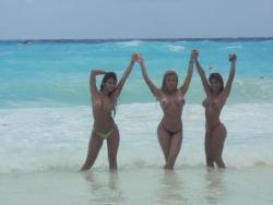 2 blonde latinas posing on the beach 21/67