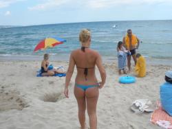 Sexy blonde and her pics from beach and hotelroom 10/147
