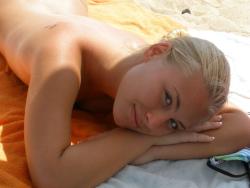 Sexy blonde and her pics from beach and hotelroom 28/147