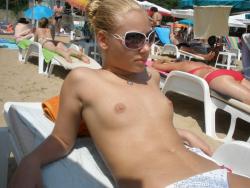 Sexy blonde and her pics from beach and hotelroom 38/147