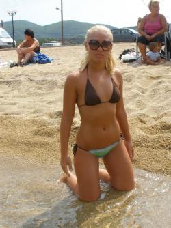 Sexy blonde and her pics from beach and hotelroom 97/147