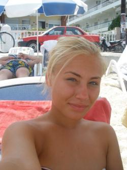Sexy blonde and her pics from beach and hotelroom 122/147