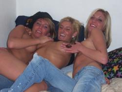 Three girls have a lesbian fun 6/72