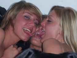 Three girls have a lesbian fun 12/72