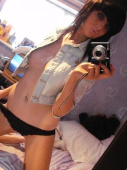 Selfshots - amateur girl 25/96