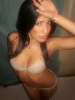 Alejandra - amateur model from argentina in undies 34/64