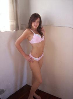 Melina - amateur teen from argentina in lingerie 52/160