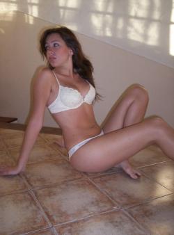 Melina - amateur teen from argentina in lingerie 128/160