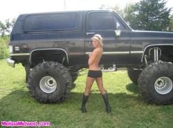 Monster truck melissa(16 pics)