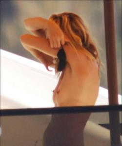 Heidi klum topless on yacht 4/8