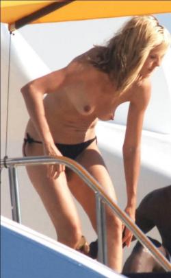 Heidi klum topless on yacht 5/8
