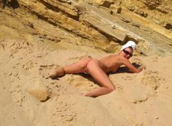 Pikotop - beauty amateur girl pose on the bech 3/100