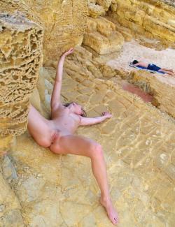 Pikotop - beauty amateur girl pose on the bech 29/100