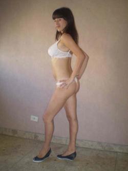 Karen - amateur teen from argentina in lingerie 4/33