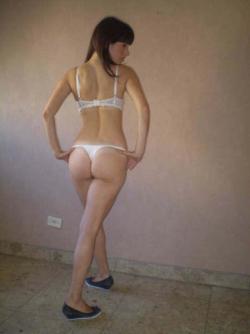 Karen - amateur teen from argentina in lingerie 6/33