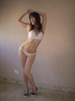 Karen - amateur teen from argentina in lingerie 22/33