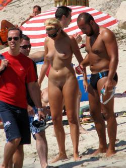 Beach flashing - nude in public beach - 13 14/59