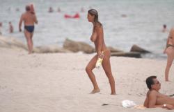 Beach flashing - nude in public beach - 13 26/59