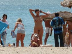 Beach flashing - nude in public beach - 13 27/59