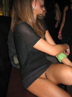 Amateur upskirt 03 30/56