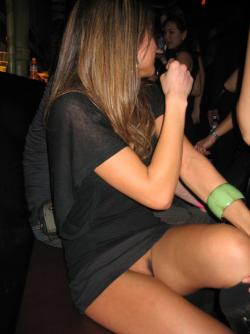 Amateur upskirt 03 31/56