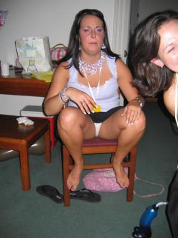 Amateur upskirt 10 5/72