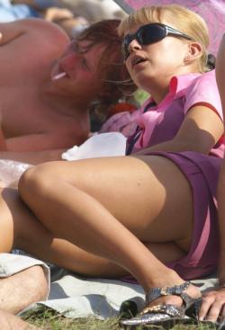 Amateur upskirt 06 44/71