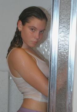Margarita - nn amateur teen taking a shower 91/98