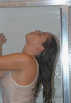 Margarita - nn amateur teen taking a shower 96/98