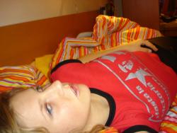 Selfshots - amateur teen in undewear on the bed 29/40