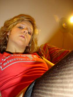 Selfshots - amateur teen in undewear on the bed 33/40
