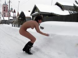 Outdoor naked teen on the snow 9/76