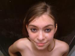 Teen girl showing her tits and shaved pussy 20/23