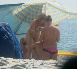 Trio of hot german teens naked on the beach 28/70