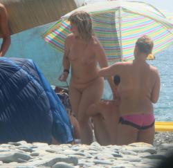 Trio of hot german teens naked on the beach 32/70