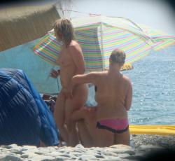 Trio of hot german teens naked on the beach 34/70