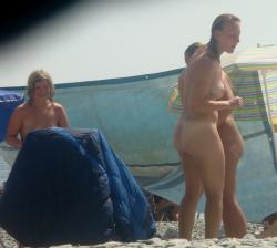 Trio of hot german teens naked on the beach 66/70