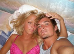 Blonde girlfriend pose on bed on vacation 17/39
