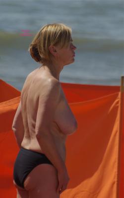 Nudist beach 01 16/84